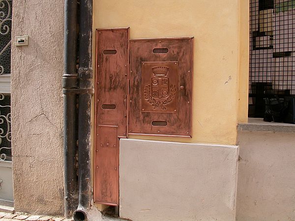 ceselli con stemma dei comuni